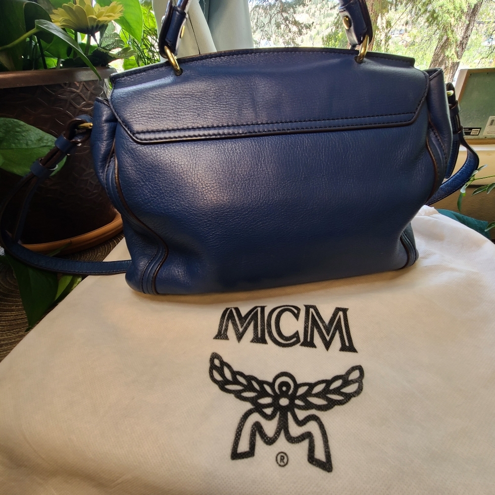 *SOLD* MCM Leather Crossbody Shoulderbag VGC W/ Dustbag - Picture 2 of 12